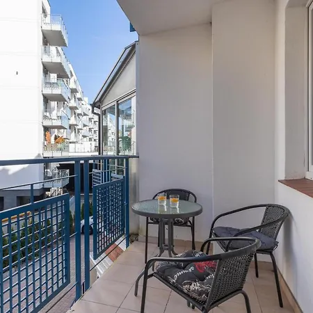 Kolobrzeg Apartments By Renters Apartment *